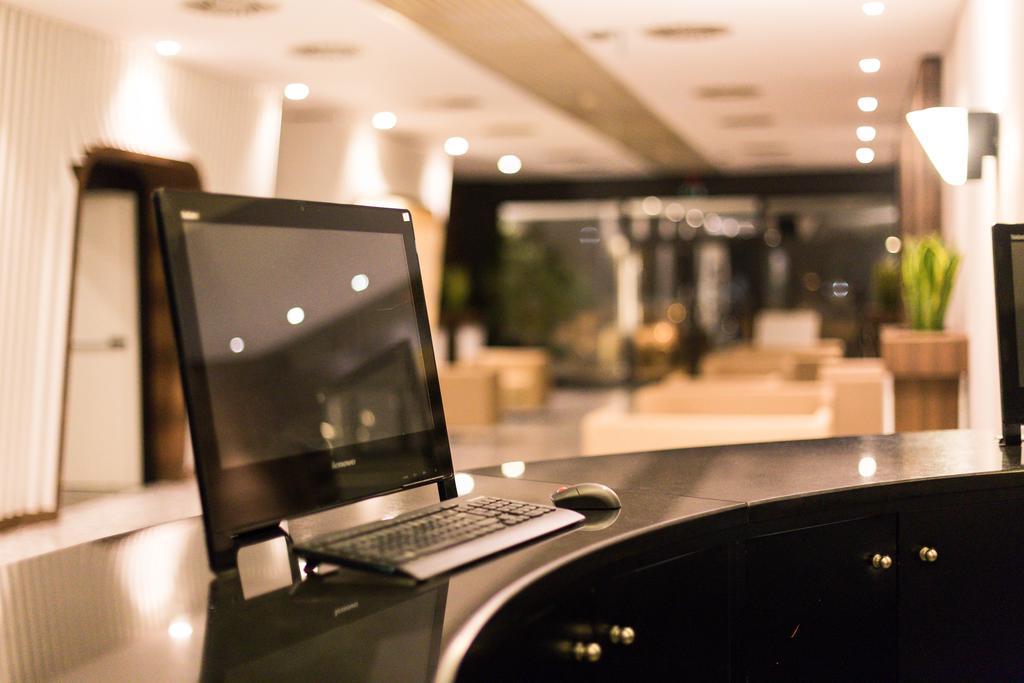 วอลดอร์ฟ พาเลซ โฮเทล Hotel กัตตอลิกา ภายนอก รูปภาพ