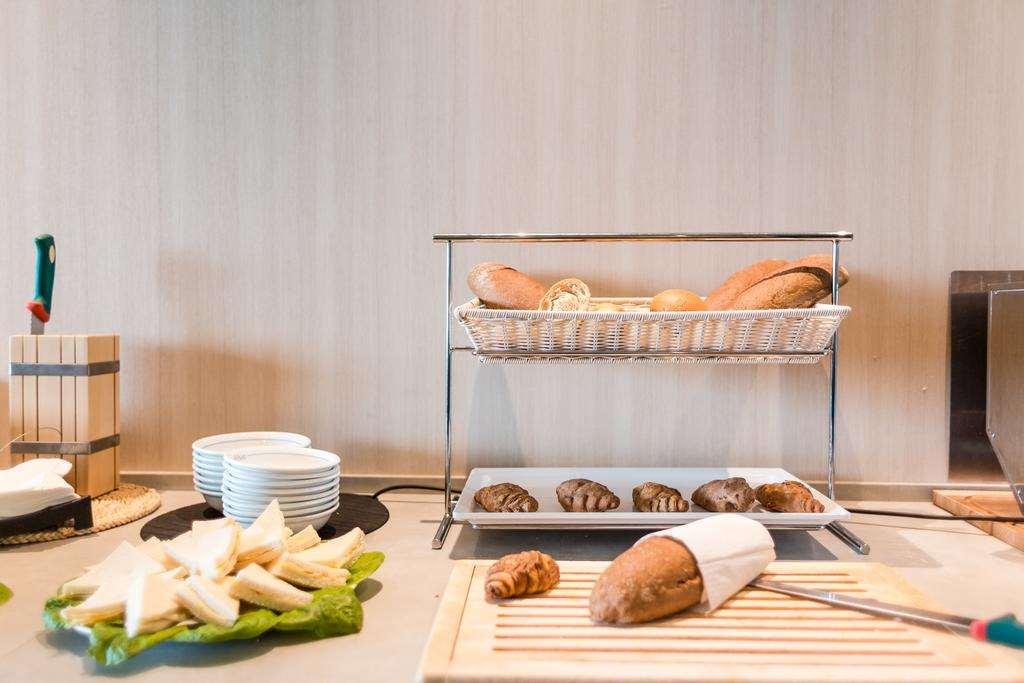 วอลดอร์ฟ พาเลซ โฮเทล Hotel กัตตอลิกา ร้านอาหาร รูปภาพ